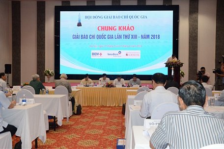 Hội đồng Chung khảo Giải báo chí Quốc gia lần thứ XIII - năm 2018. Ảnh: Huyên Nguyễn