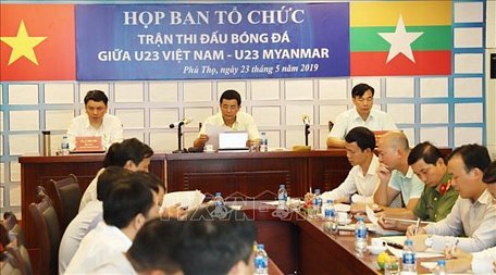 Quang cảnh buổi làm việc giữa Liên đoàn Bóng đá Việt Nam với tỉnh Phú Thọ chuẩn bị cho trận bóng đá giao hữu U23 Việt Nam - U23 Myanmar. Ảnh: Trung Kiên/TTXVN