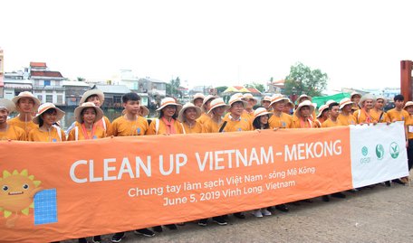 Rất nhiều tình nguyện viên tham gia chiến dịch là sinh viên các trường CĐ, ĐH trên địa bàn.