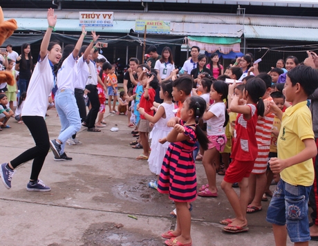 Đi tình nguyện là cơ hội để bạn trẻ trang bị thêm kỹ năng sống.