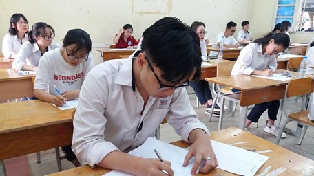Thí sinh dự thi Trung học phổ thông quốc gia 2019. (Ảnh: Phạm Mai/Vietnam+)