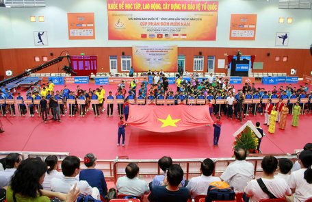 Quang cảnh lễ khai mạc giải.