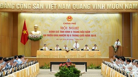 Thủ tướng chủ trì phiên họp Chính phủ với địa phương. Ảnh: VGP