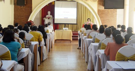 Hội thảo dành cho cán bộ y tế cơ sở, cộng tác viên, nhân viên tiếp cận cộng đồng trong tỉnh tham gia.