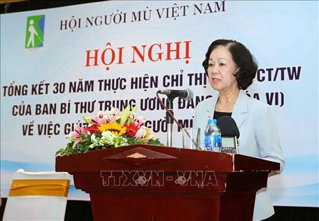 Đồng chí Trương Thị Mai, Ủy viên Bộ Chính trị, Bí thư Trung ương Đảng, Trưởng Ban Dân vận Trung ương phát biểu chỉ đạo Hội nghị. Ảnh: Doãn Tấn/TTXVN