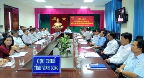 Lãnh đạo Cục Thuế tỉnh tham dự hội nghị trực tuyến tại đầu cầu Vĩnh Long.