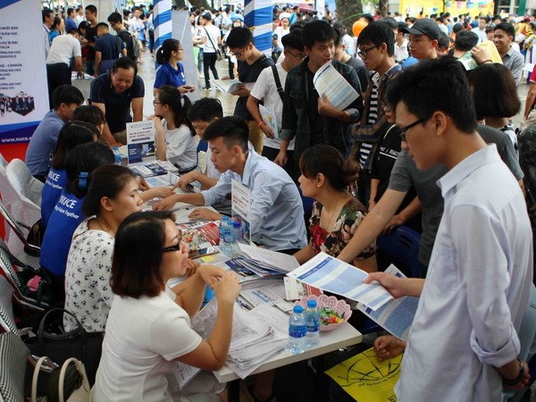 Thí sinh tham gia ngày hội xét tuyển năm 2019 tại ĐH Bách khoa Hà Nội. Ảnh: Thanh Tùng