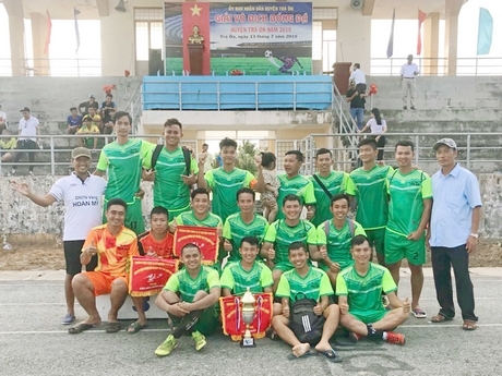 Đội thị trấn Trà Ôn giành chức vô địch mùa giải 2019.