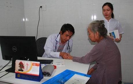 Vĩnh Long nâng cao chất lượng khám chữa bệnh, giảm thủ tục hành chính và tạo mọi điều kiện thuận lợi để người có thẻ BHYT được đảm bảo quyền lợi khám chữa bệnh.
