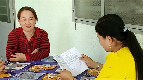 Nhờ góp vốn xoay vòng mua BHYT nên gia đình chị Thanh Ngân mua được 4 thẻ BHYT cho cả gia đình.