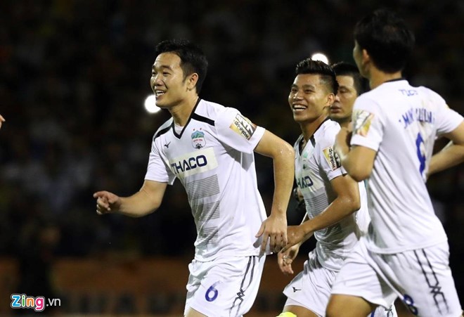 Xuân Trường lần đầu ghi 2 bàn/trận ở V.League. Ảnh: Zing.vn