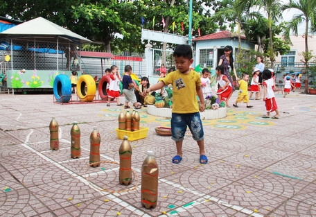 Trẻ đi học sớm sẽ dạn dĩ và tự tin hơn.