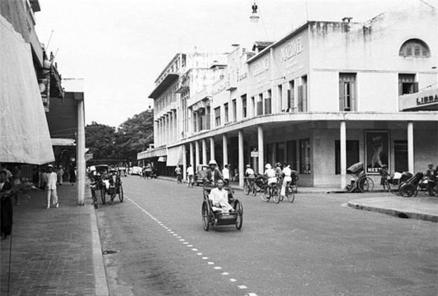 Đoạn ngã ba Rue Paul Bert - Boissière, nay là ngã ba Tràng Tiền - Nguyễn Xí.