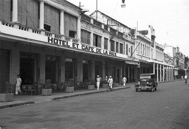 Một quán cà phê trên phố Rue Paul Bert xưa.