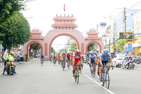 Các VĐV xuất phát tại TP Rạch Giá- tranh tài chặng 3.