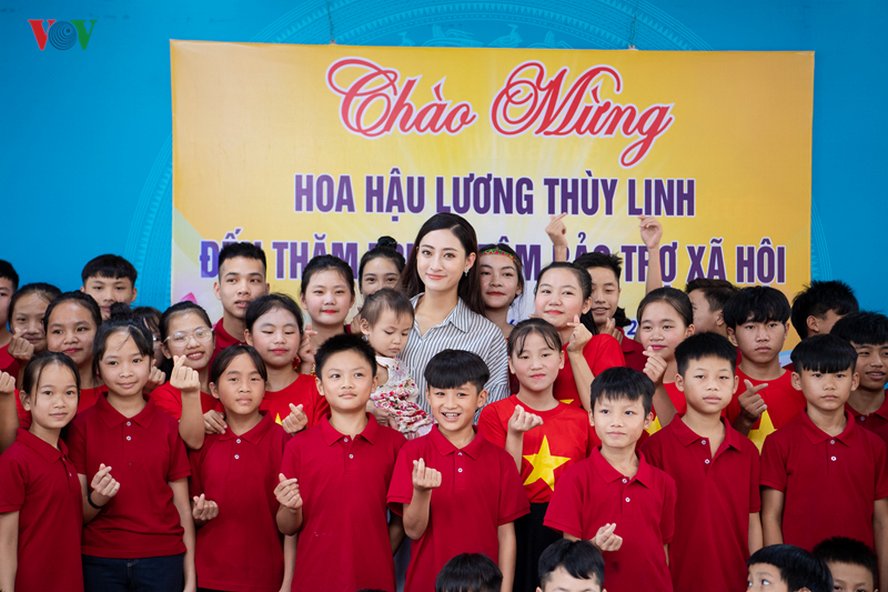 Kết thúc buổi về thăm trường đầy cảm xúc, Tân hoa hậu tiếp tục hành trình ý nghĩa sau đăng quang như tới thăm trung tâm Bảo trợ xã hội tỉnh, tới thăm và dâng hương tại Đền thờ Chủ tịch Hồ Chí Minh, thăm khu di tích Pác Bó và nhiều hoạt động tri ân khác tại quê nhà Cao Bằng.