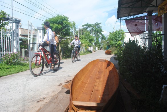 Hiện toàn làng nghề chỉ còn lác đác vài chục hộ đóng ghe, xuồng - Ảnh: T.NHƠN