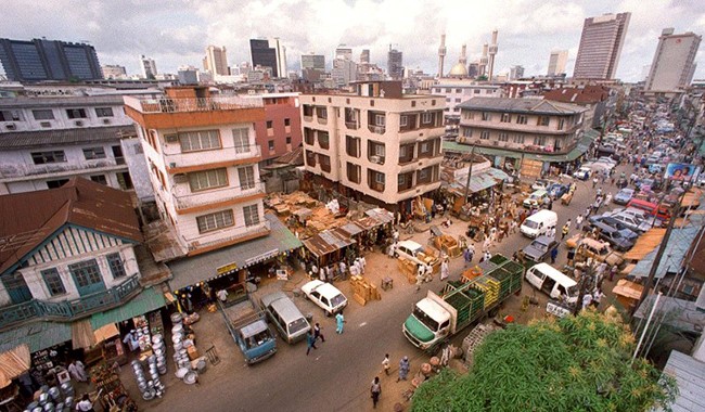 Lagos còn giữ “danh hiệu” là thành phố đông dân nhất châu Phi. Ảnh: CNN