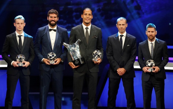4 nam cầu thủ được UEFA vinh danh