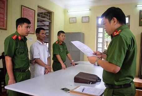  Nguyễn Trọng Lộc, kẻ chủ mưu thuê người tạt axit vào mặt chị Bùi Thị Nh. do mâu thuẫn tình cảm