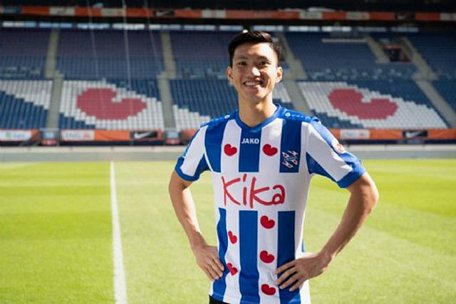  Văn Hậu đã trở thành cầu thủ của Heerenveen 