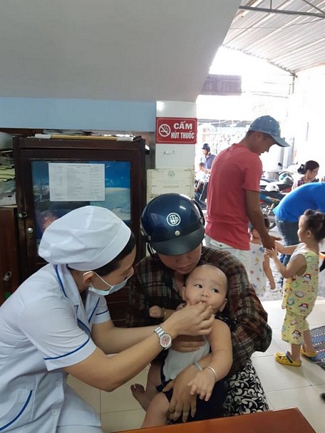 Việc quản lý chăm sóc sức khỏe cho trẻ cũng được các ngành chức năng và phụ huynh quan tâm thực hiện. Hàng năm toàn tỉnh có trên 95% trẻ dưới 1 tuổi được tiêm chủng đủ liều phòng ngừa các bệnh nguy hiểm.