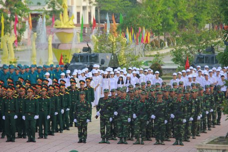 Lực lượng vũ trang thi đua lập thành tích, góp phần xây dựng đơn vị vững mạnh.