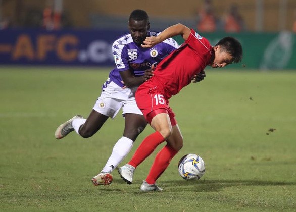 Một pha bóng trong trận chung kết liên khu vực AFC Cup 2019 - Ảnh: NAM KHÁNH