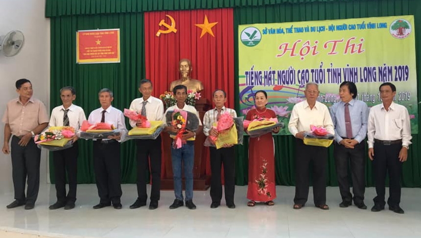  Hội thi tạo sân chơi ca hát, mang đến sự lạc quan, vui sống cho người cao tuổi.