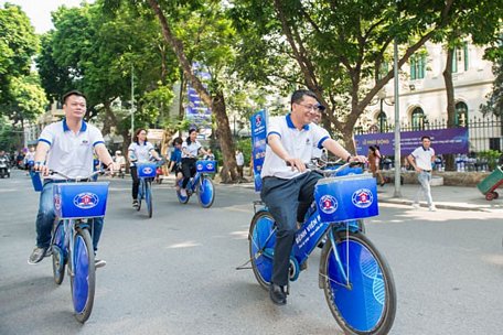 Diễu hành trên các tuyến phố Hà Nội kêu gọi cộng đồng nâng cao nhận thức phòng chống ung thư