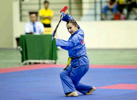  Thi đấu nội dung quyền- đao nữ.