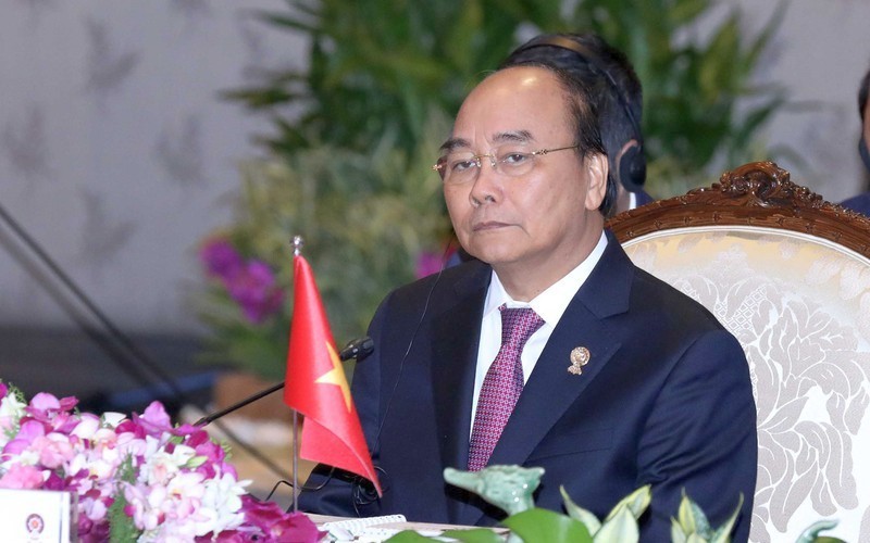 Thủ tướng dự phiên toàn thể Hội nghị Cấp cao ASEAN lần thứ 35. Ảnh: VGP/Quang Hiếu.