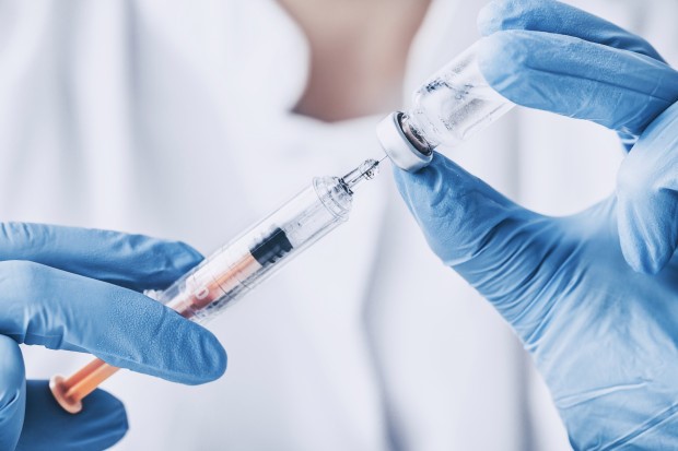 Năm 2021 có thể chứng kiến sự ra đời của một loại vaccine phòng bệnh HIV. Ảnh: Getty 