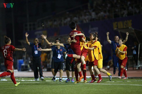 Vào chung kết SEA Games 30, ĐT nữ Việt Nam nhận 