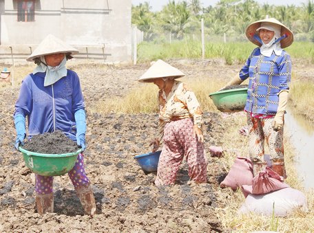 Vấn đề tiêu thụ nông sản, đảm bảo có lời cho người nông dân là chủ đề chính của buổi đối thoại.