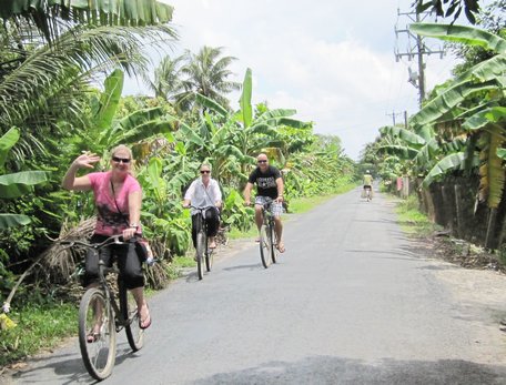 Nông thôn Long Hồ ngày càng đẹp hơn.