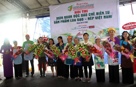 Năm nay, hội thi thu hút 12 đội tham gia.