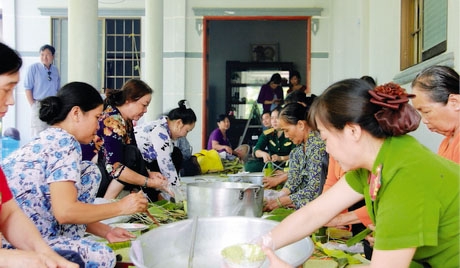 Tết Quân dân được tổ chức hàng năm, qua đó phát huy tinh thần yêu nước, thực hiện tốt các chính sách hậu phương quân đội, xây dựng thế trận lòng dân ngày càng vững chắc.