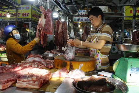 Giá thịt heo tăng cao những ngày tết.