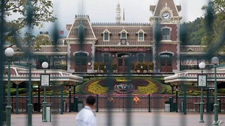 Công viên Disneyland tại Hong Kong phải đóng cửa do dịch bệnh. (Ảnh: AFP)