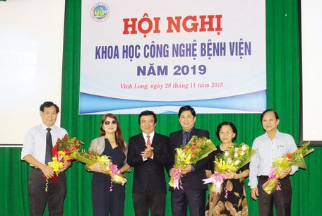 Nghiên cứu khoa học công nghệ và ứng dụng các tiến bộ kỹ thuật là một trong những nhiệm vụ quan trọng của bệnh viện nhằm nâng cao chất lượng khám và điều trị cho bệnh nhân.