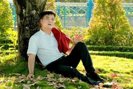 Ca sĩ Chế Thanh thực hiện các thước phim ca nhạc “Dòng nhạc Việt” tại TP Vĩnh Long.
