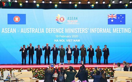 Lãnh đạo Bộ quốc phòng các nước ASEAN và Australia chụp ảnh chung.