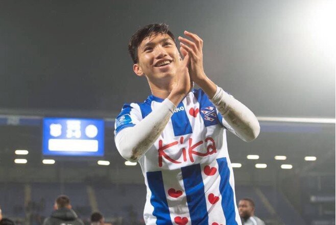 Đoàn Văn Hậu đá chính cho Jong Heerenveen. (Ảnh: SC Heerenveen)