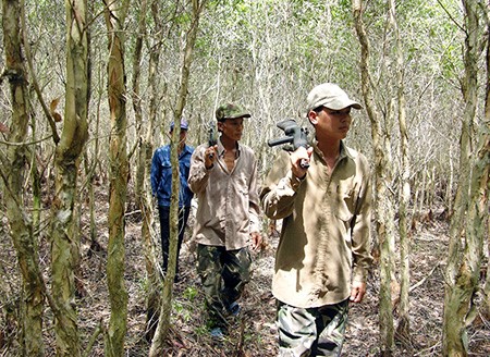 Lực lượng kiểm lâm tuần tra phòng, chống cháy rừng ở ĐBSCL. Ảnh: H.TÂN