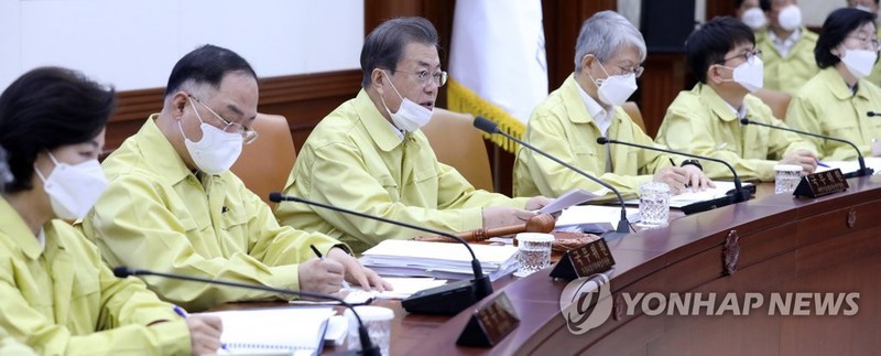 Tổng thống Hàn Quốc Moon Jae In chủ trì cuộc họp nội các ở Seoul ngày 3/3/2020. Ảnh: Yonhap
