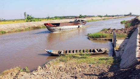 Dự án nạo vét kinh Mây Phốp- Ngã Hậu giúp tiêu úng, thau chua, rửa phèn, đẩy mặn, cấp nước ngọt bổ sung 6.000ha đất lúa và 1.461ha đất trồng cây ăn trái của huyện Vũng Liêm.