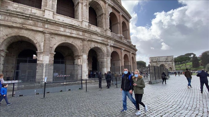 Italy có thêm 49 nạn nhân tử vong, gần 800 ca nhiễm mới. Ảnh: Anadolu.