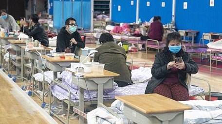  Bệnh nhân nhiễm COVID-19 được điều trị tại bệnh viện dã chiến ở Vũ Hán, tỉnh Hồ Bắc, Trung Quốc. (Ảnh: THX/TTXVN)