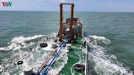 Tàu Hải quân Hải đoàn 129, Quân cảng Sài Gòn vượt gần 100 hải lý chở nước ngọt đến tỉnh Bến Tre